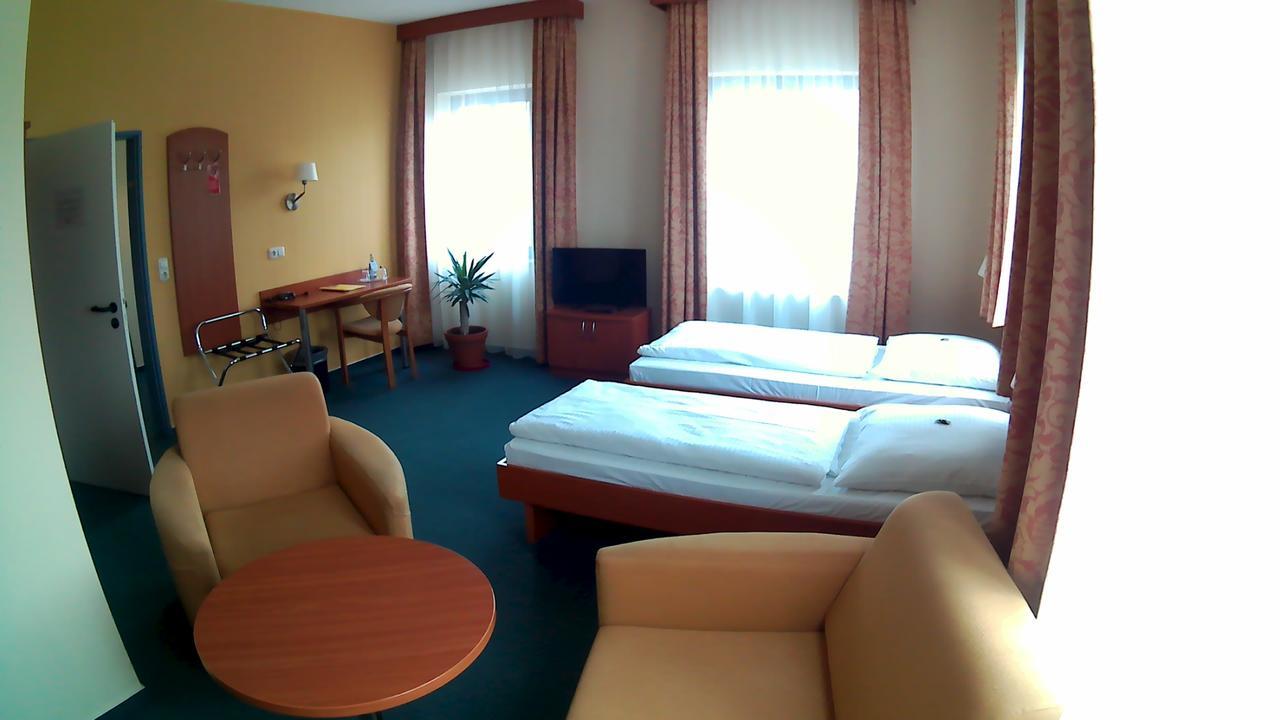 Hotel Christinenhof Garni - Bed & Breakfast Gadebusch Zewnętrze zdjęcie